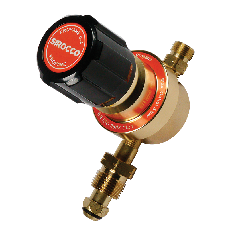 A brass Single Stage 4.0Bar Plugged Propane Reg with a black and red Sirocco adjustment knob and metal connectors for propane hookup.